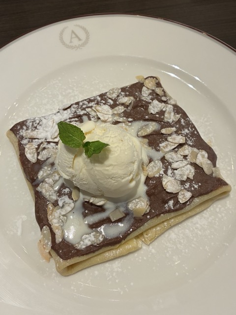 Nutella Almond Crepe by Blesilda